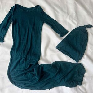 Solly Baby Knotted Sleeper Gown and Hat Set